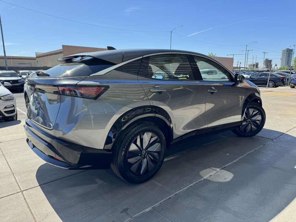 Used 2023 Nissan Ariya FWD image 4