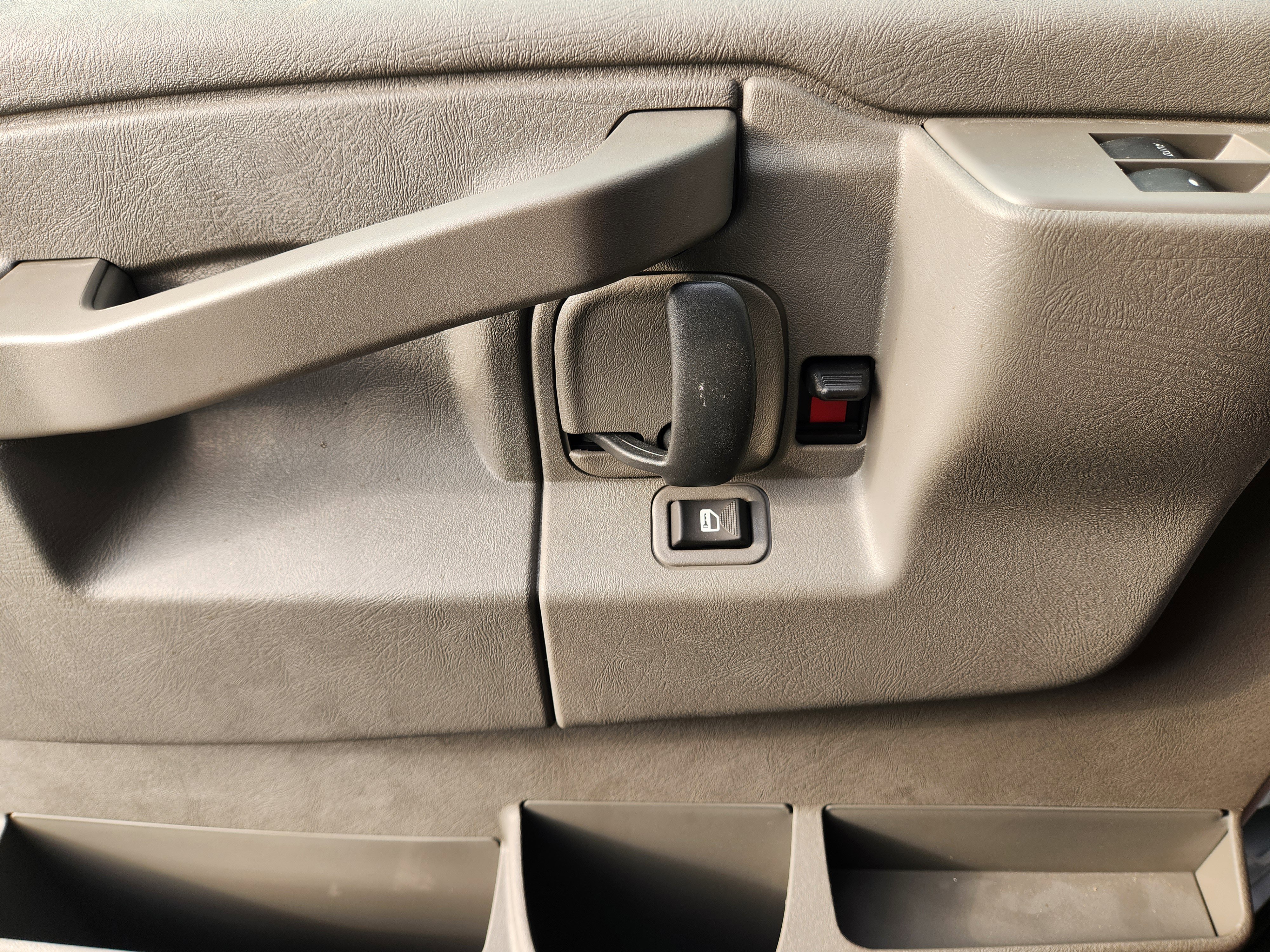 New 2025 GMC Savana 3500 Extended w/ Driver Convenience Package image 18