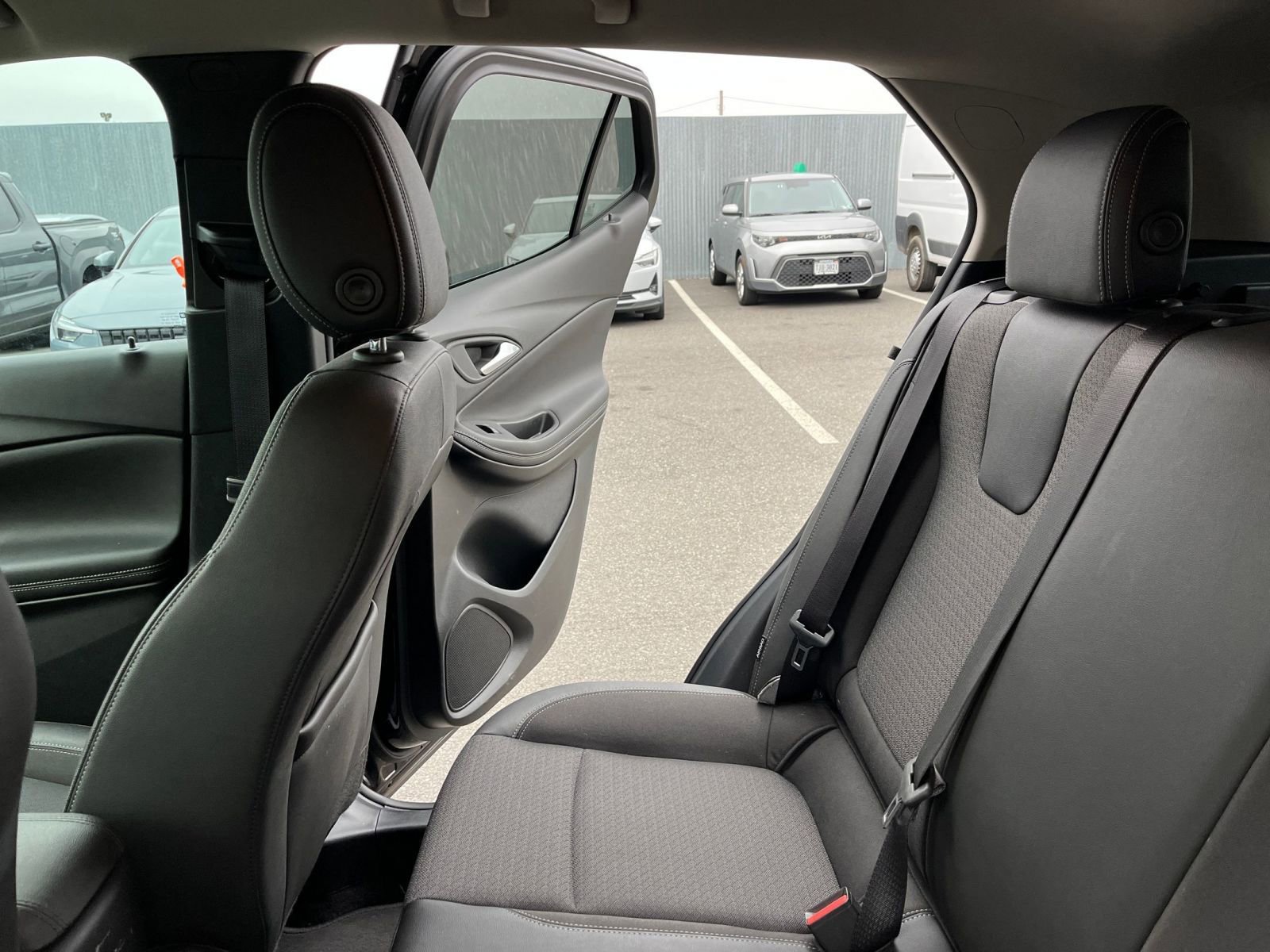 Used 2025 Buick Encore GX Preferred image 38