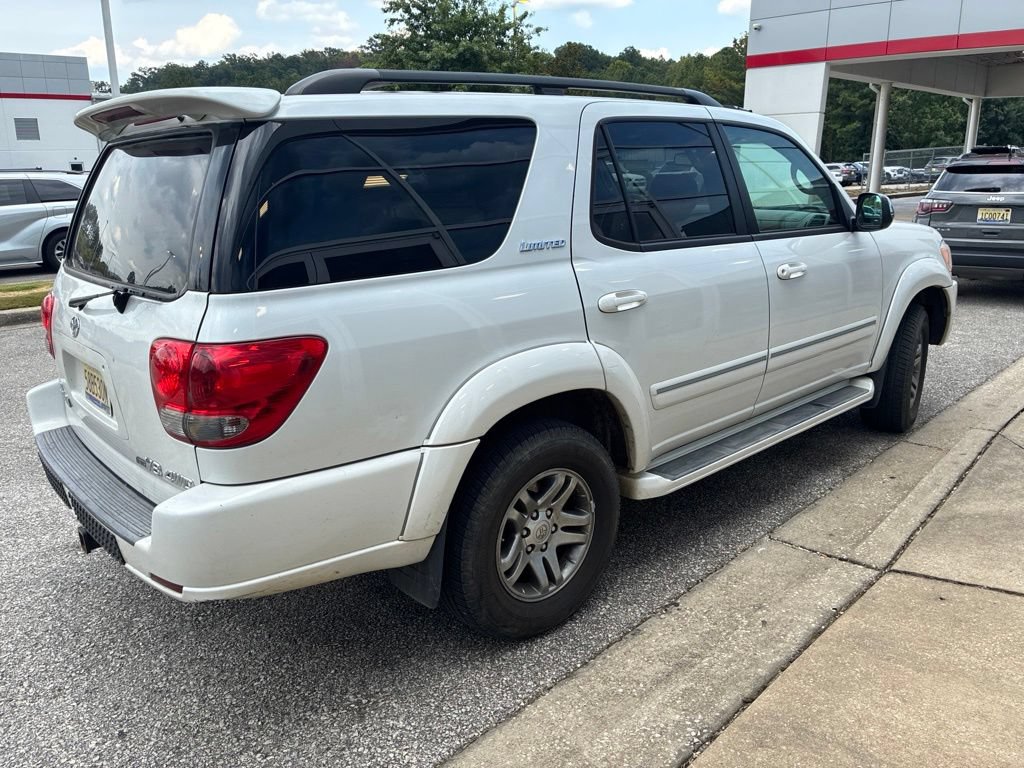Used 2007 Toyota Sequoia Limited w/ Luxury Pkg AWD/4WD image 3