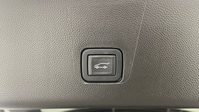 Used 2024 Chevrolet Traverse High Country image 50