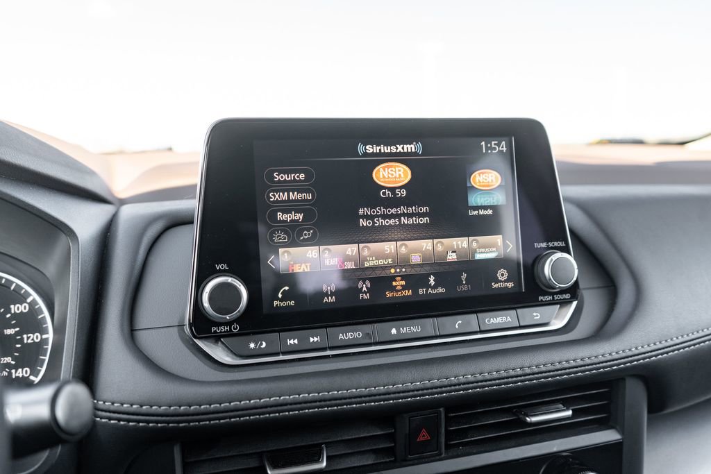 Used 2023 Nissan Rogue SV image 30