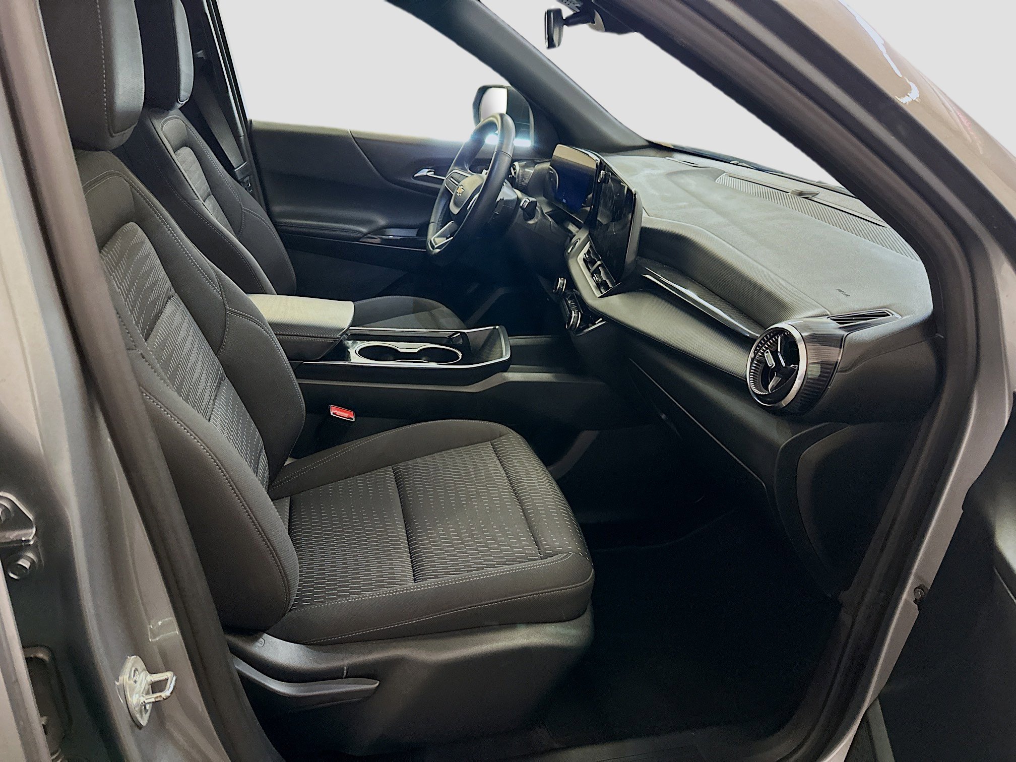 Used 2025 Chevrolet Equinox LT AWD/4WD image 31