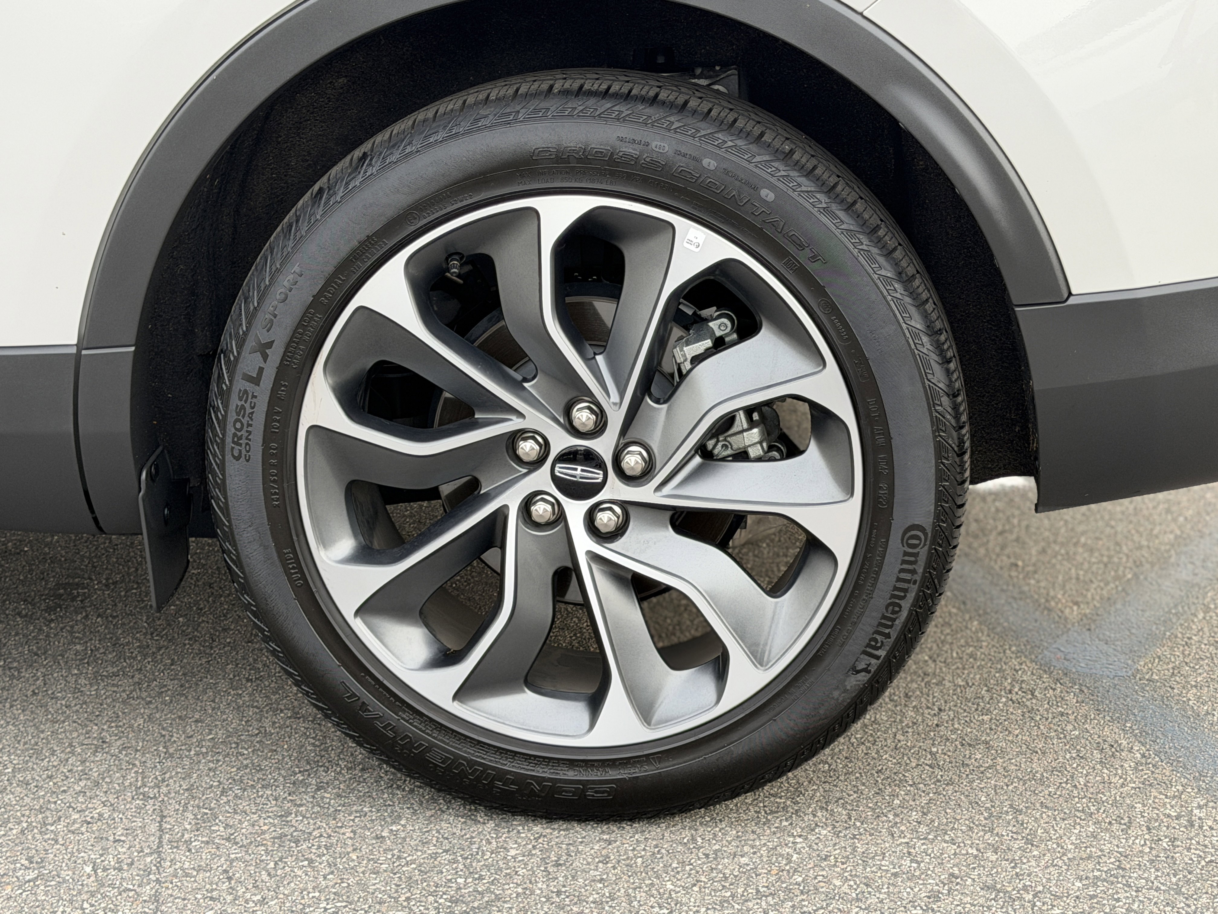 Certified 2023 Lincoln Nautilus Reserve w/ Luxury Package image 11