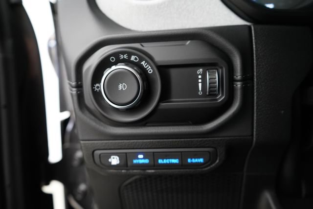 Used 2025 Jeep Wrangler Unlimited Sahara image 23