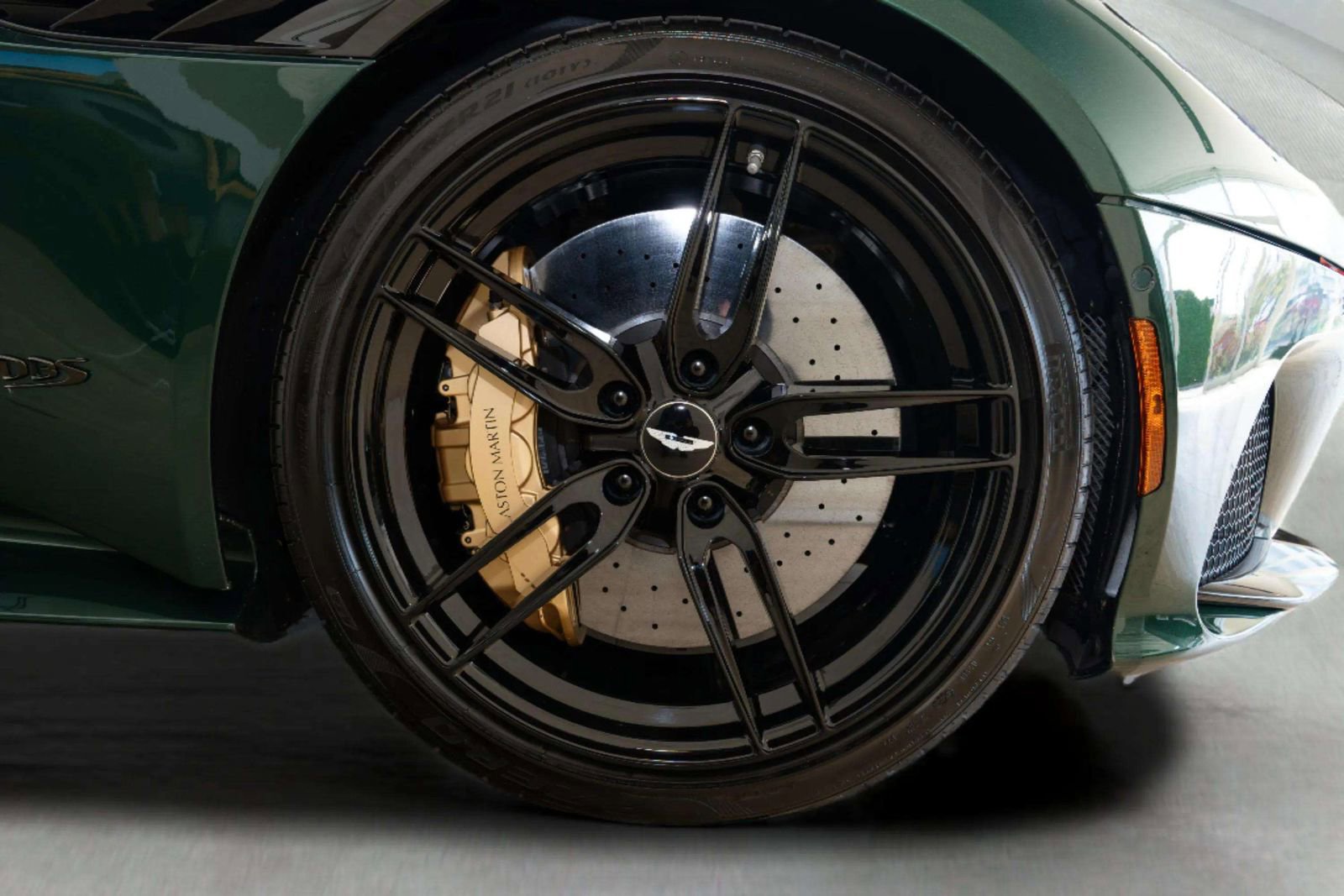 Used 2021 Aston Martin DBS Superleggera Volante image 57