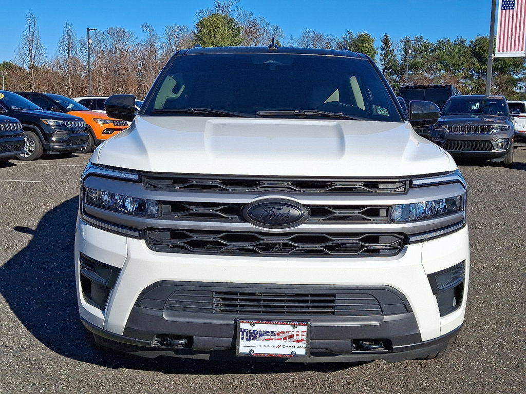 Used 2022 Ford Expedition XLT image 8
