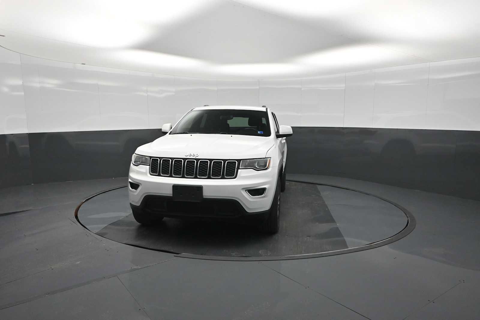 Used 2018 Jeep Grand Cherokee Laredo AWD/4WD image 67