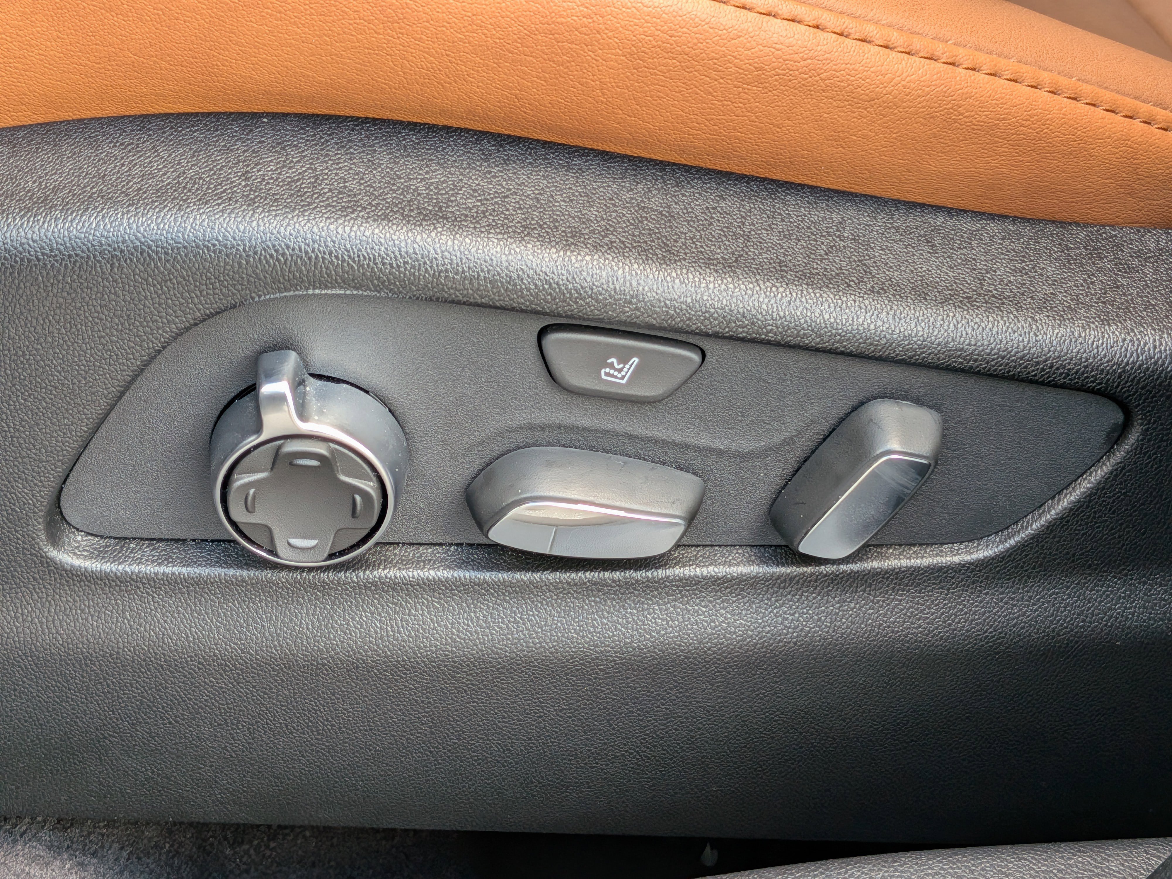 Certified 2024 Cadillac XT4 Sport FWD image 21