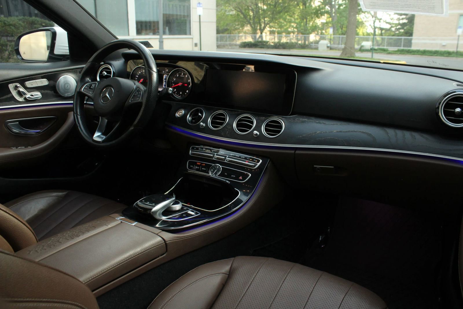 Used 2017 Mercedes-Benz E 300 image 24