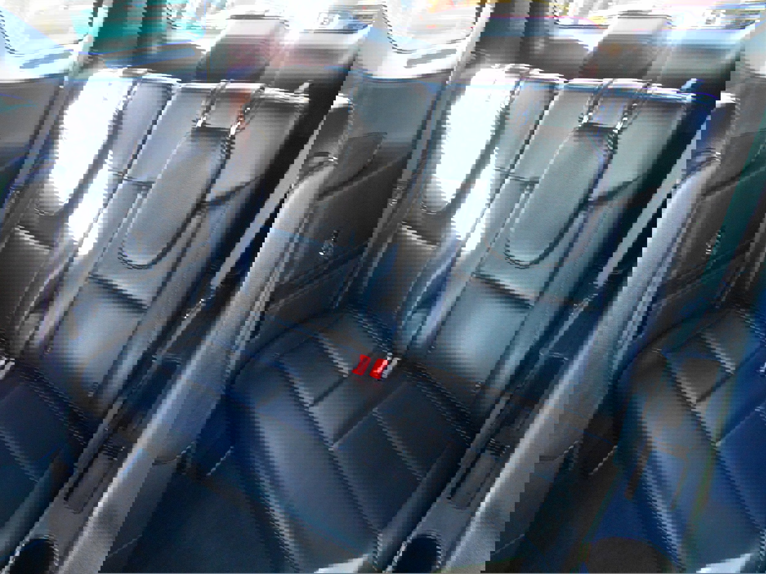 Used 2020 Ford Explorer XLT w/ Equipment Group 202A image 8