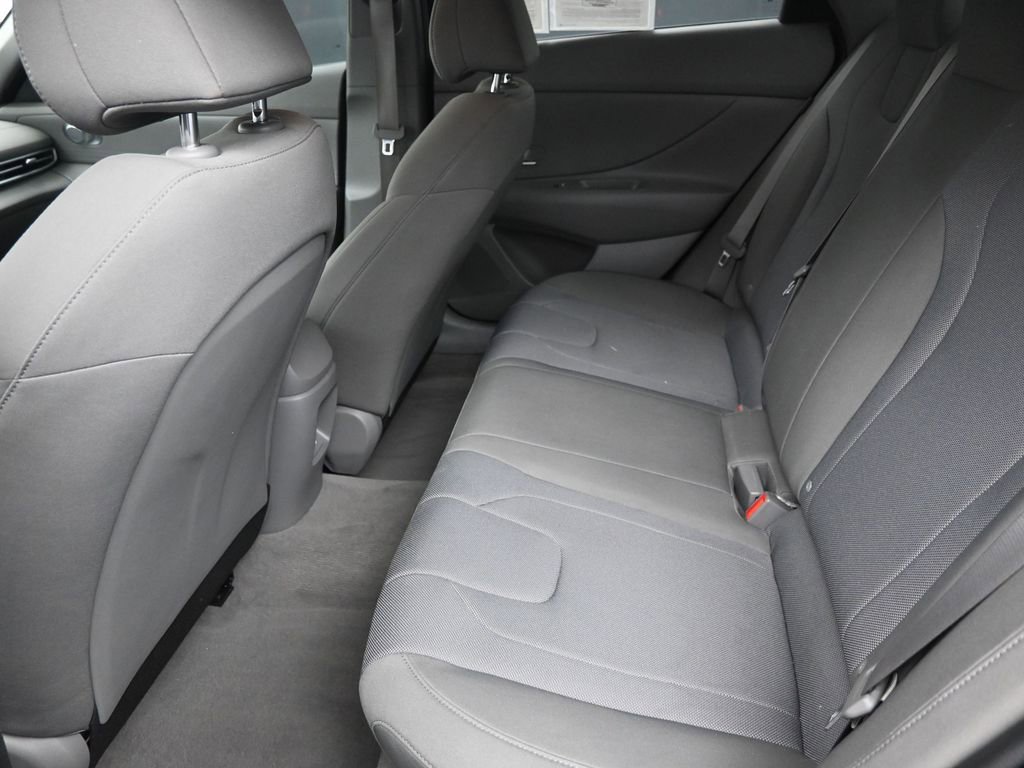 Used 2024 Hyundai Elantra SE image 14