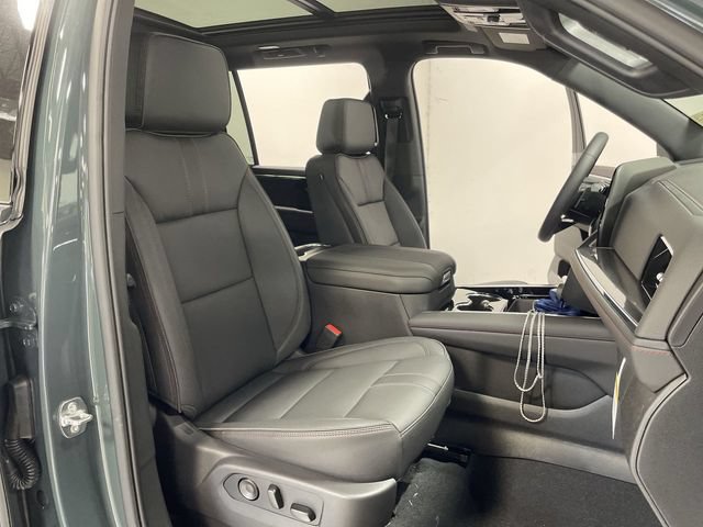 New 2026 Chevrolet Suburban RST w/ Comfort Package AWD/4WD image 27