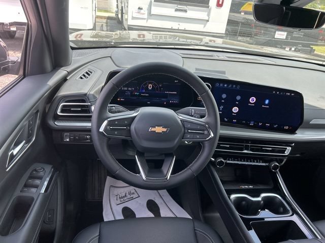 New 2026 Chevrolet Traverse LT w/ Sun and Wheel Package FWD image 28