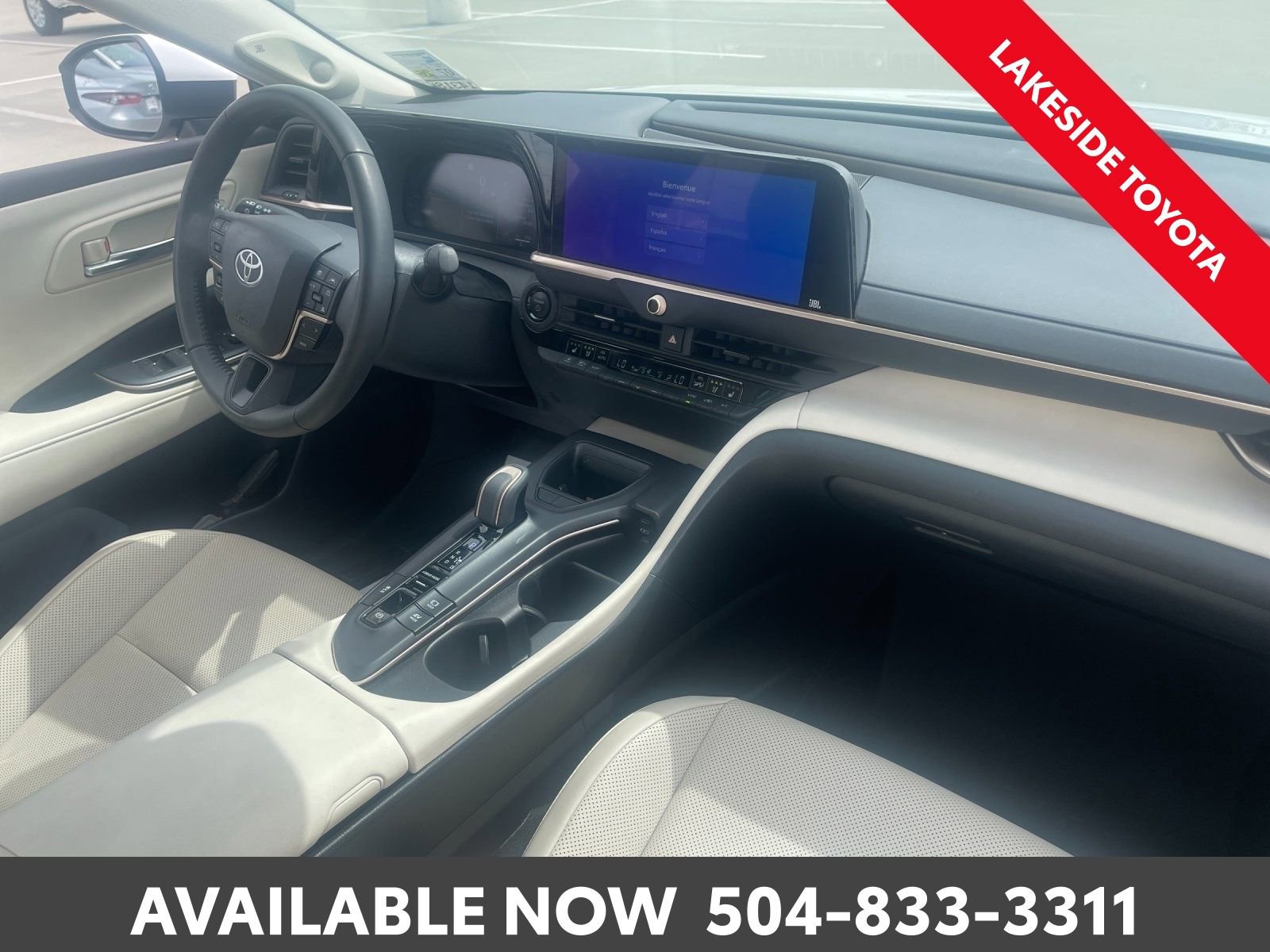 Used 2023 Toyota Crown Limited image 31