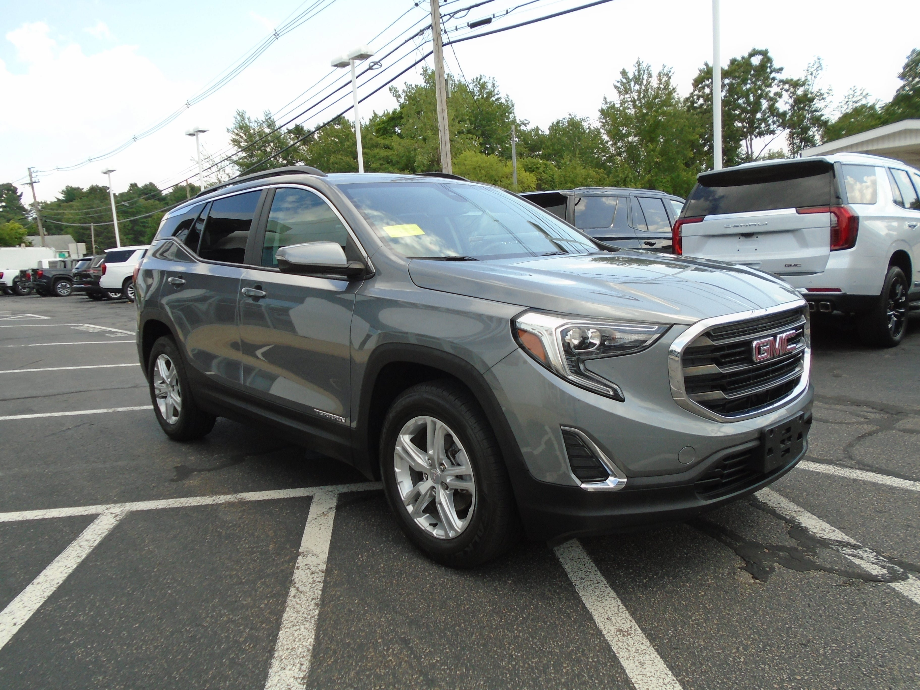 Used 2021 GMC Terrain SLE w/ Driver Convenience Package AWD/4WD image 5