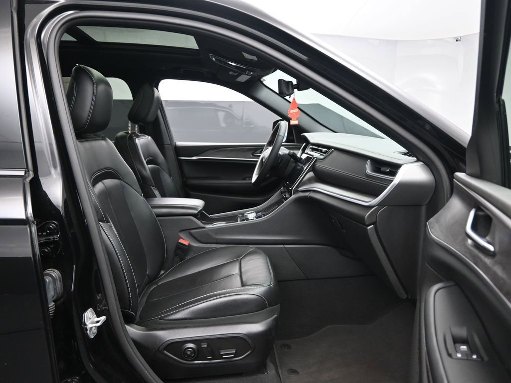 Used 2024 Jeep Grand Cherokee L Limited w/ Luxury Tech Group II image 26