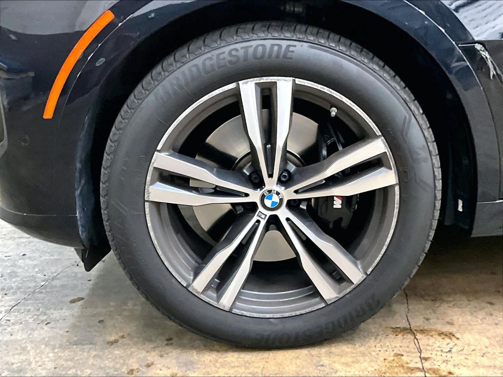 Used 2024 BMW X7 xDrive40i w/ M Sport Package AWD/4WD image 12