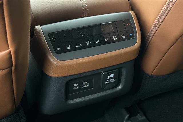 New 2025 Nissan Pathfinder Platinum image 14