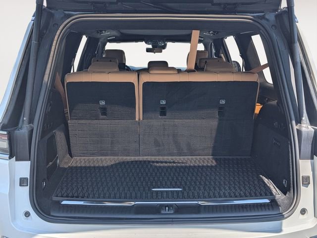 Used 2024 Jeep Grand Wagoneer Series III w/ Rear Seat Video Group 1 AWD/4WD image 37