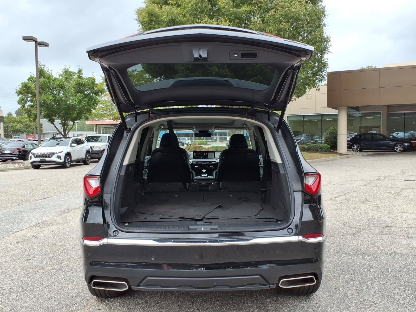 Used 2023 Acura MDX w/ Technology Package AWD/4WD image 30