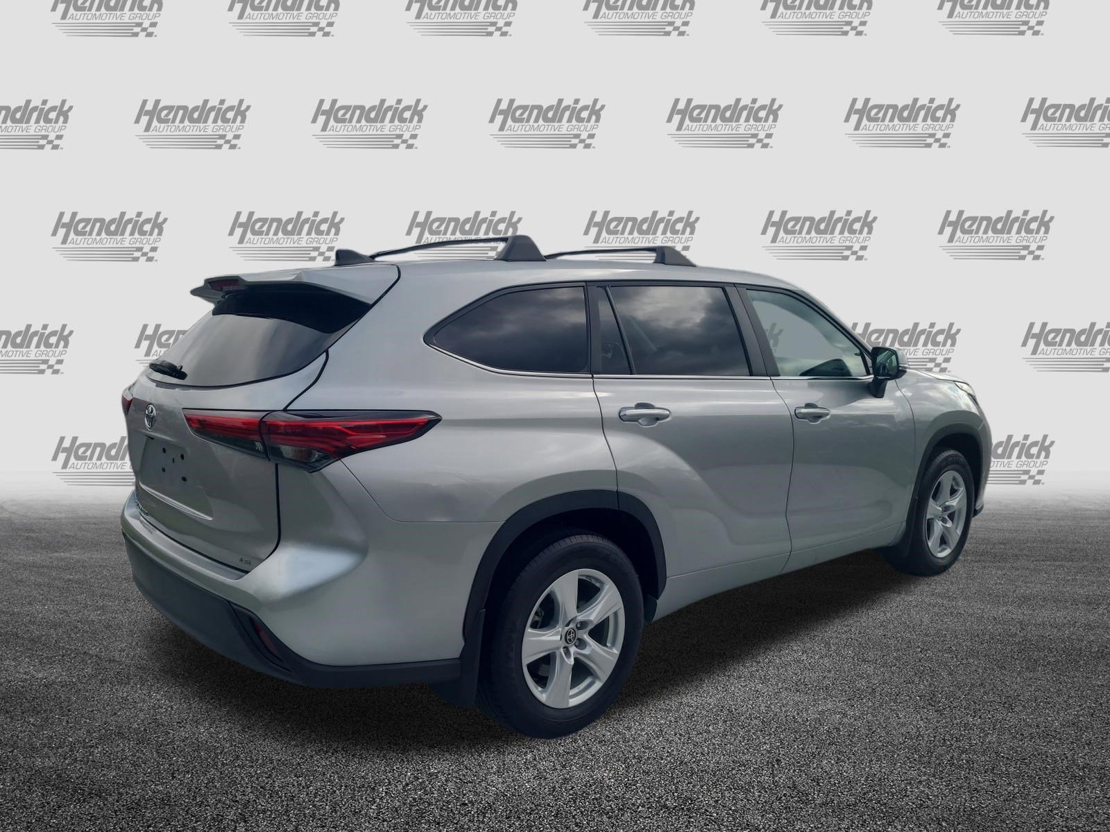 Used 2023 Toyota Highlander LE image 10