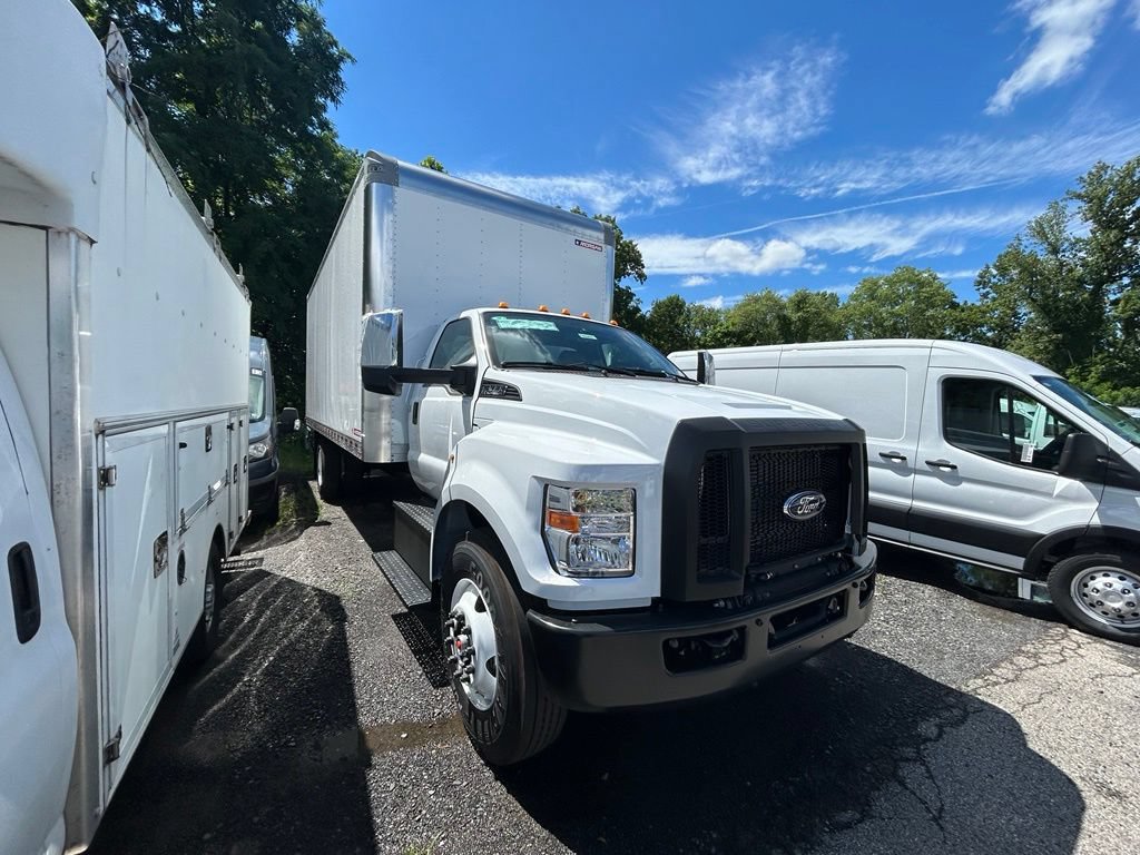 New 2027 Ford F650 2WD Regular Cab Super Duty image 3