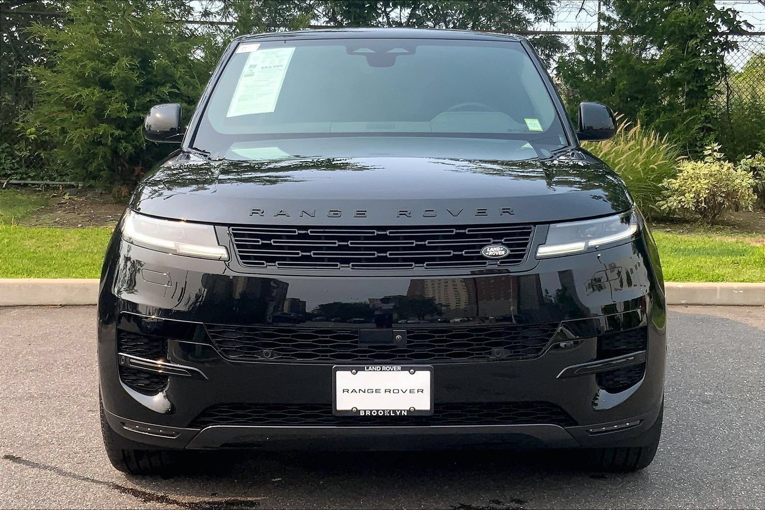 Certified 2026 Land Rover Range Rover Sport SE AWD/4WD image 3