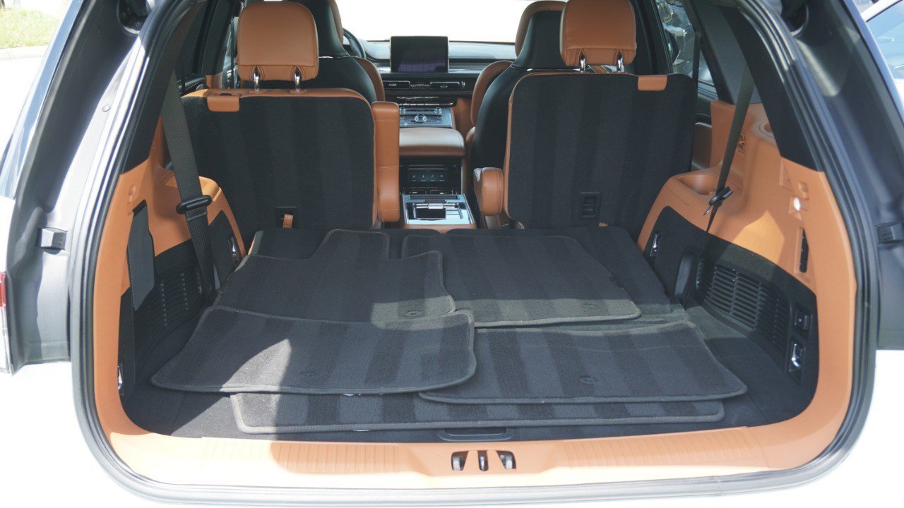 Used 2020 Lincoln Aviator Black Label w/ Class IV Trailer Tow Package AWD/4WD image 33