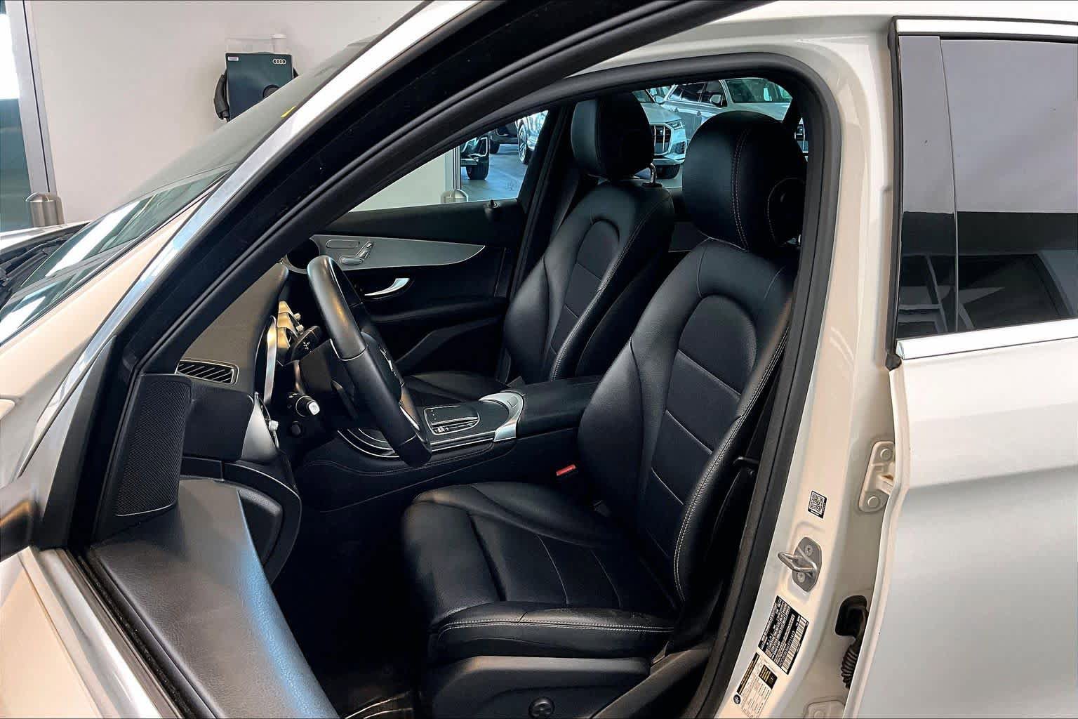 Used 2020 Mercedes-Benz GLC 300 4MATIC image 8
