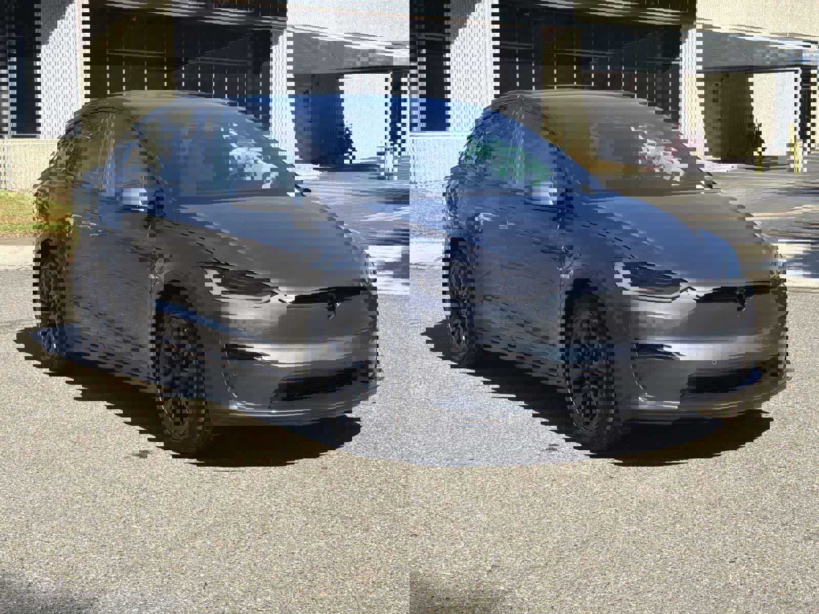 Used 2022 Tesla Model X Plaid image 8