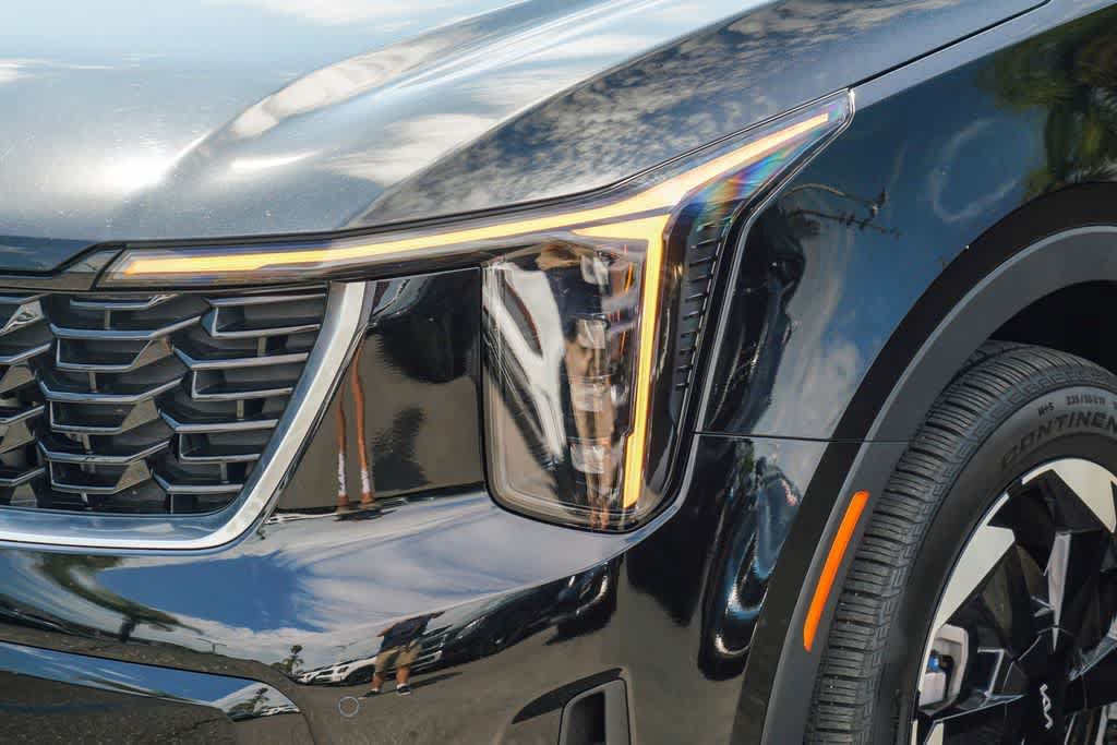 Certified 2025 Kia Sorento EX AWD/4WD image 8