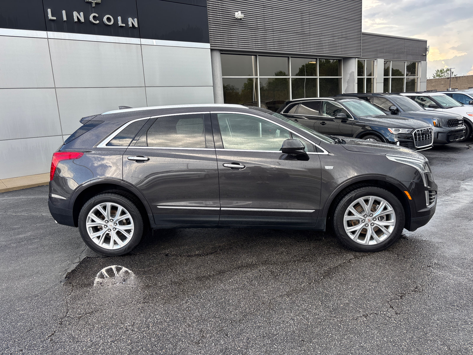 Used 2018 Cadillac XT5 Luxury w/ Driver Awareness Package FWD image 8