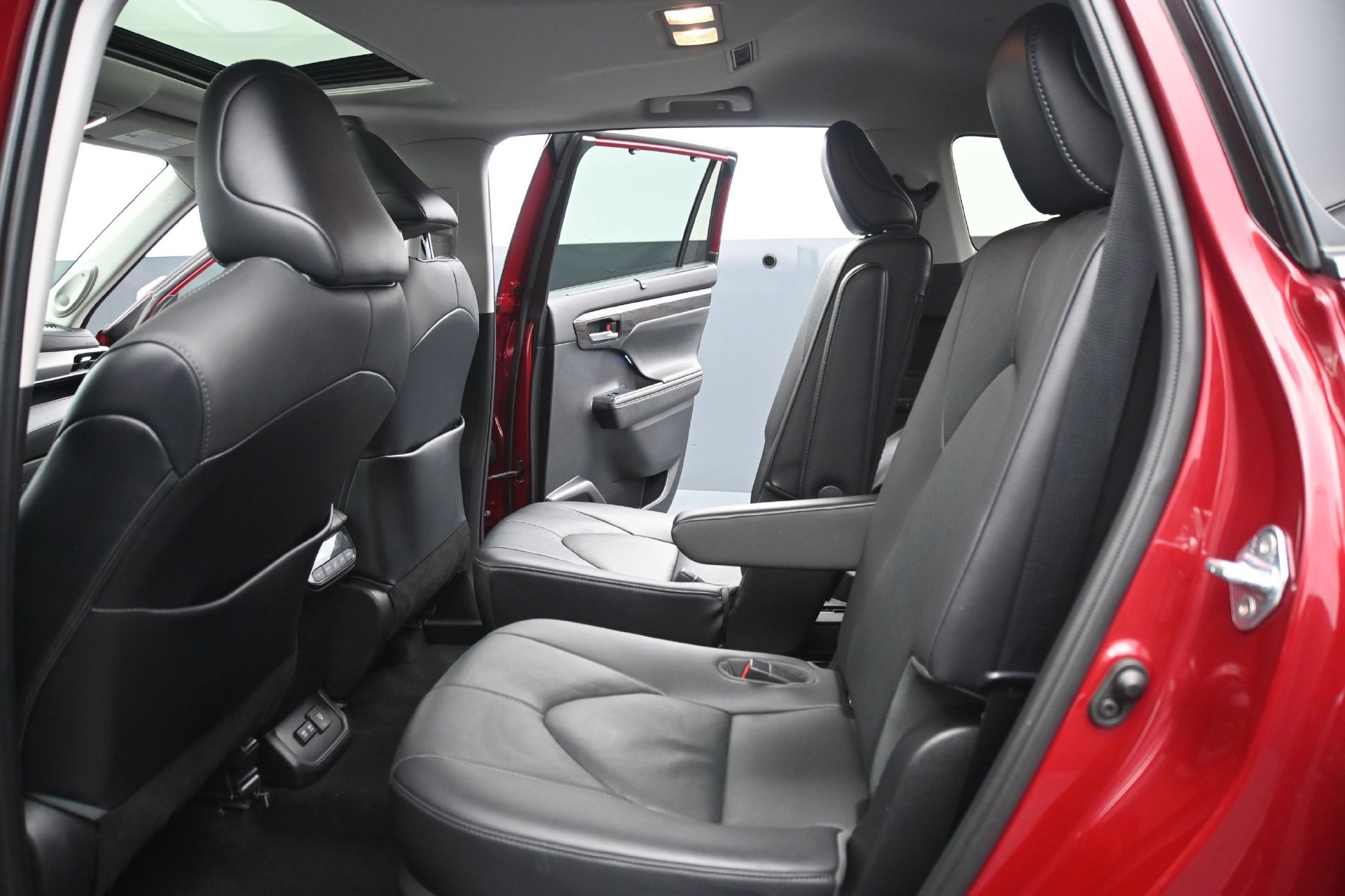 Used 2021 Toyota Highlander Limited AWD/4WD image 17
