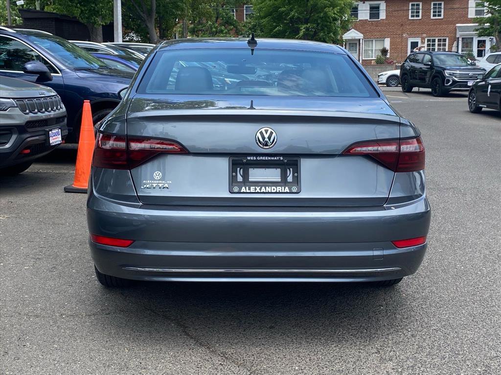 Certified 2021 Volkswagen Jetta SE w/ SE Cold Weather Package FWD image 4