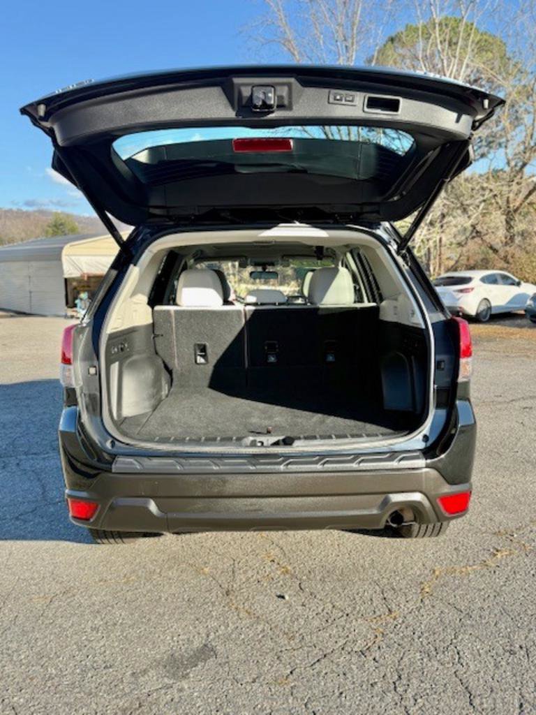 Used 2021 Subaru Forester Premium image 23