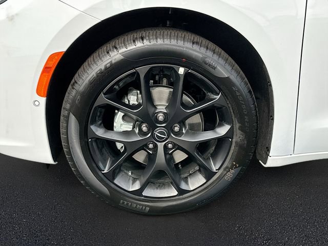 New 2026 Chrysler Pacifica Limited image 20