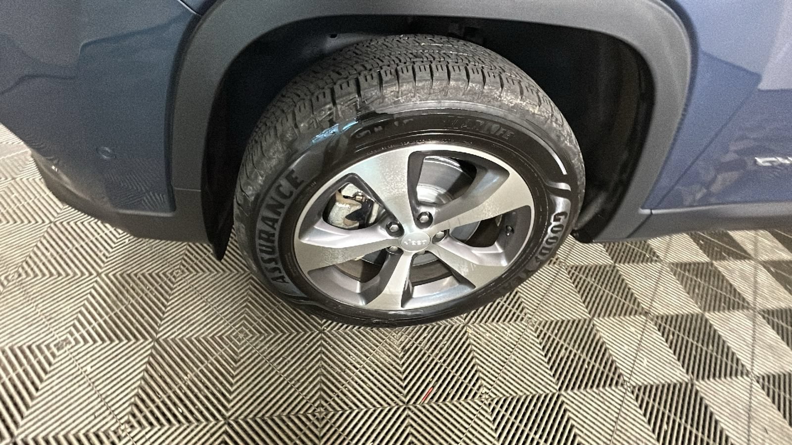 Used 2021 Jeep Cherokee Limited AWD/4WD image 10