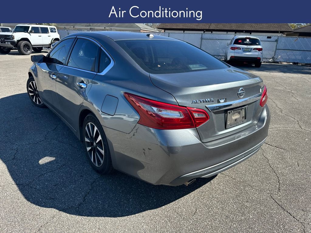 Used 2018 Nissan Altima 2.5 SV image 3