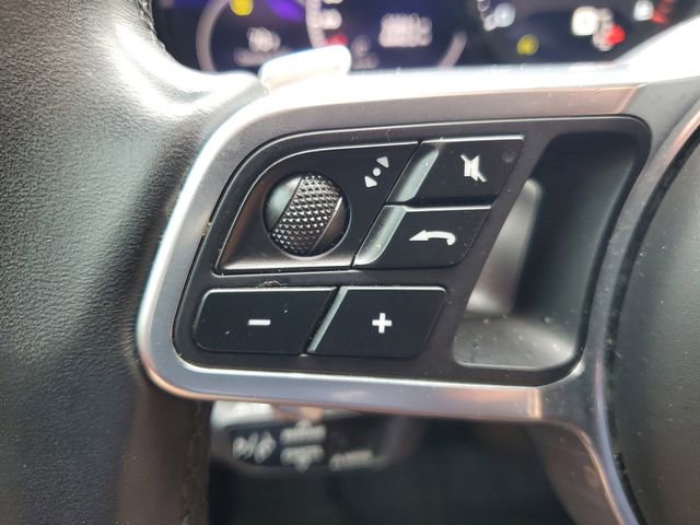 Used 2022 Porsche Cayenne Platinum Edition image 22