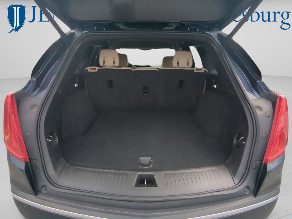 Used 2018 Cadillac XT5 AWD image 13