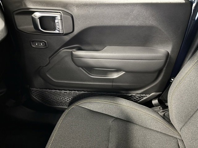 Used 2025 Jeep Gladiator Sport image 14