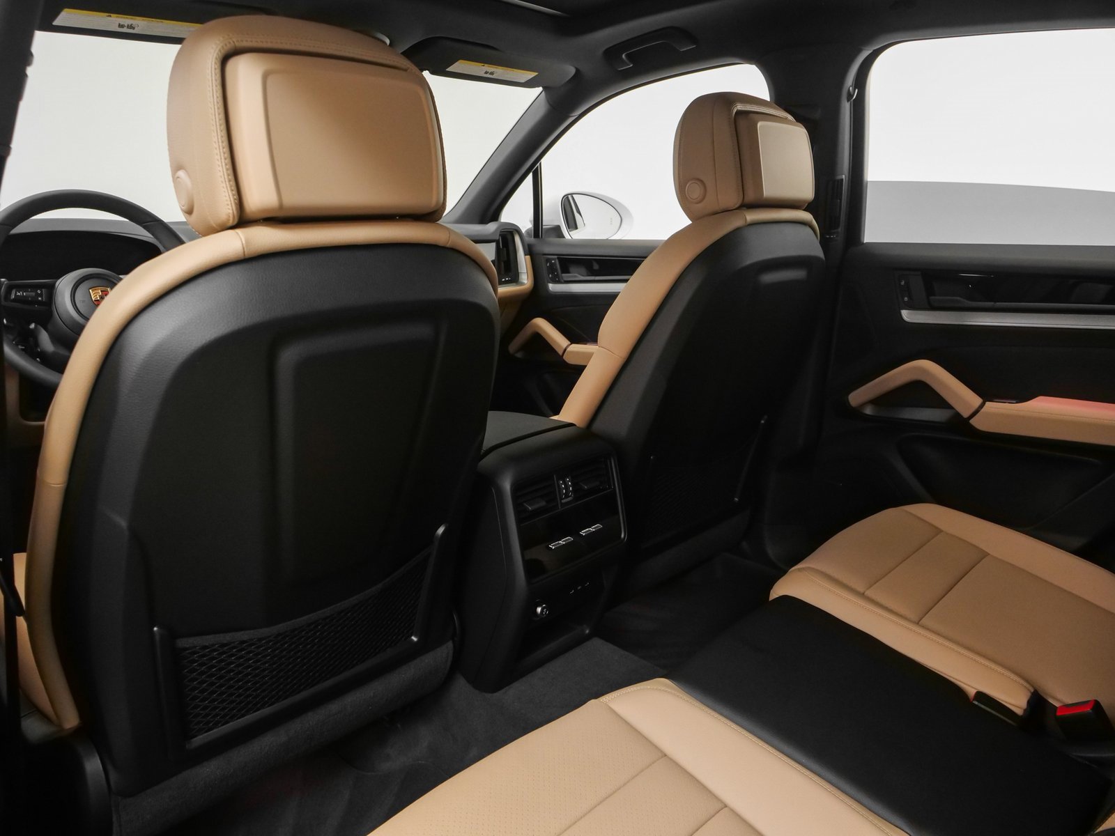 Used 2025 Porsche Cayenne image 37