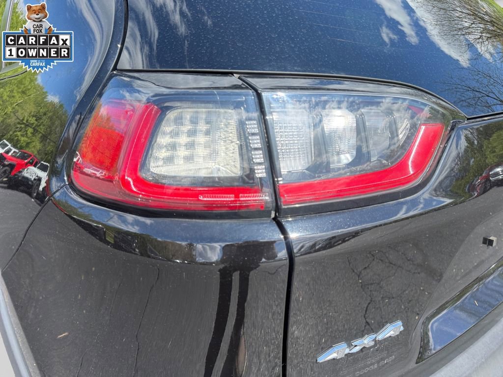 Used 2021 Jeep Cherokee Limited w/ Mopar Interior Package AWD/4WD image 21