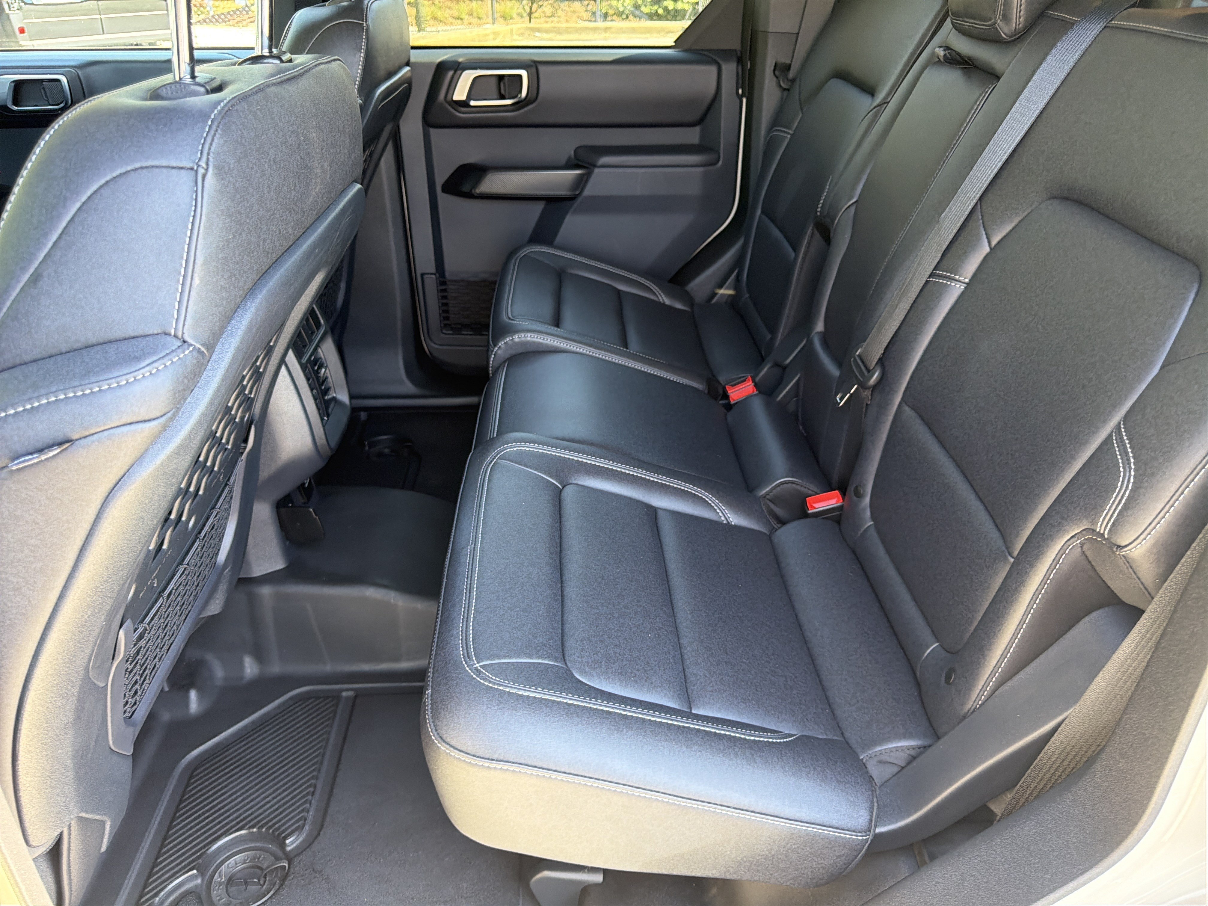 Used 2025 Ford Bronco Badlands AWD/4WD image 24