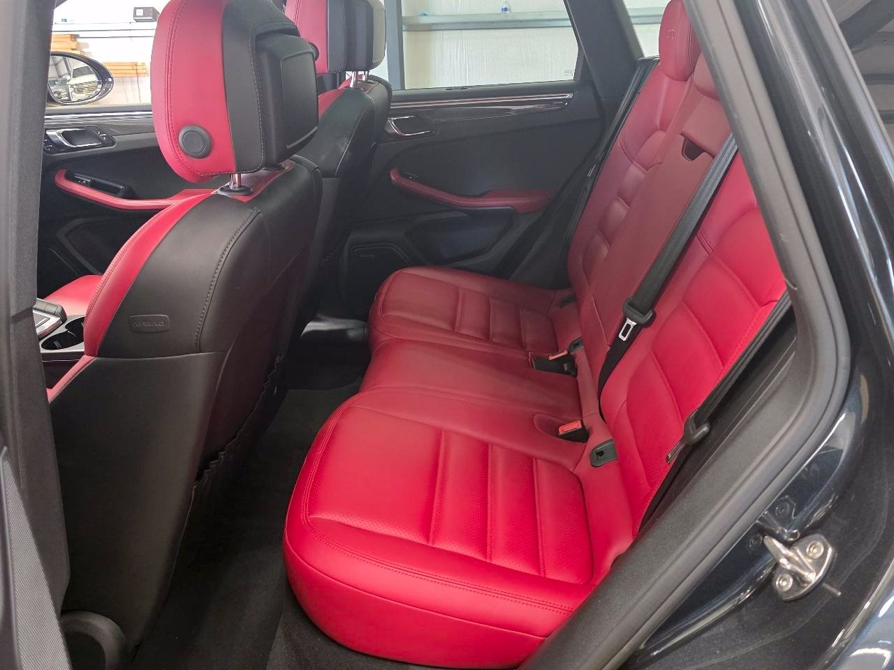 Used 2017 Porsche Macan GTS AWD/4WD image 23