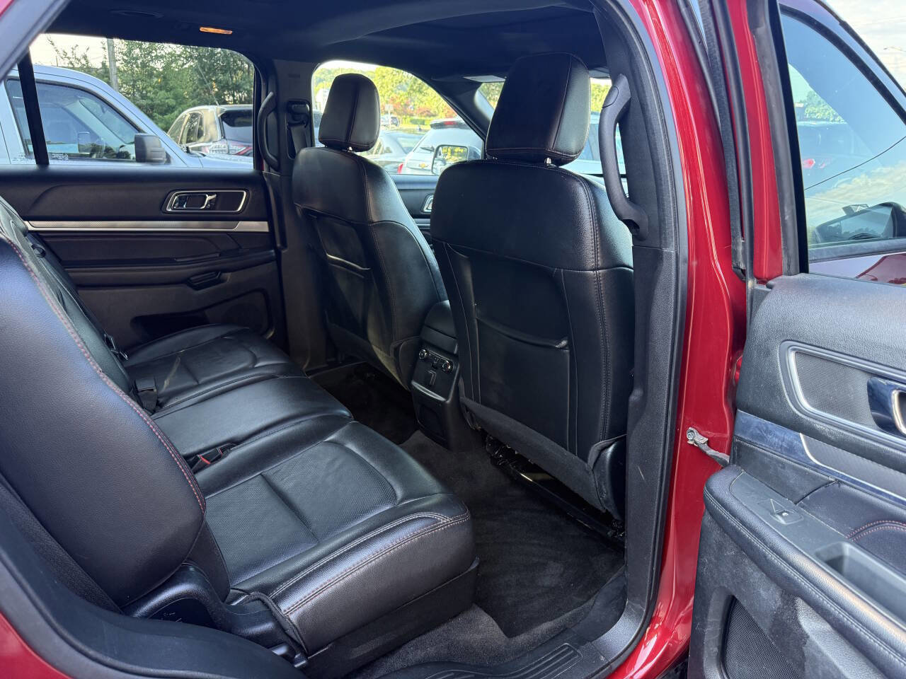 Used 2018 Ford Explorer Sport image 16
