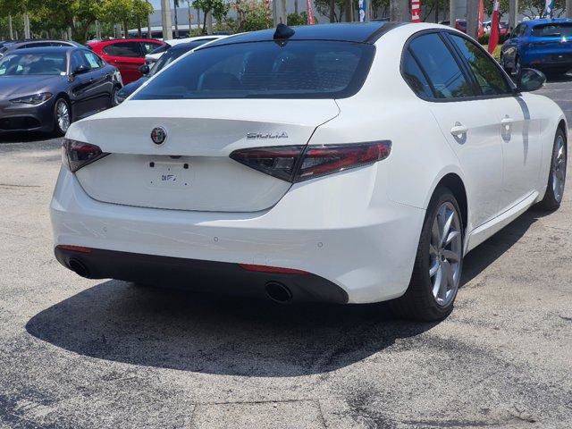 New 2024 Alfa Romeo Giulia Sprint RWD image 6