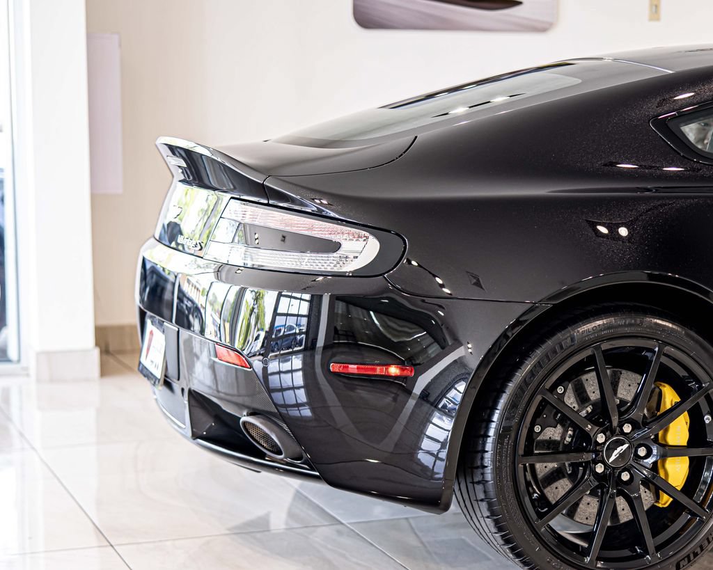 Used 2017 Aston Martin V12 Vantage S RWD image 12
