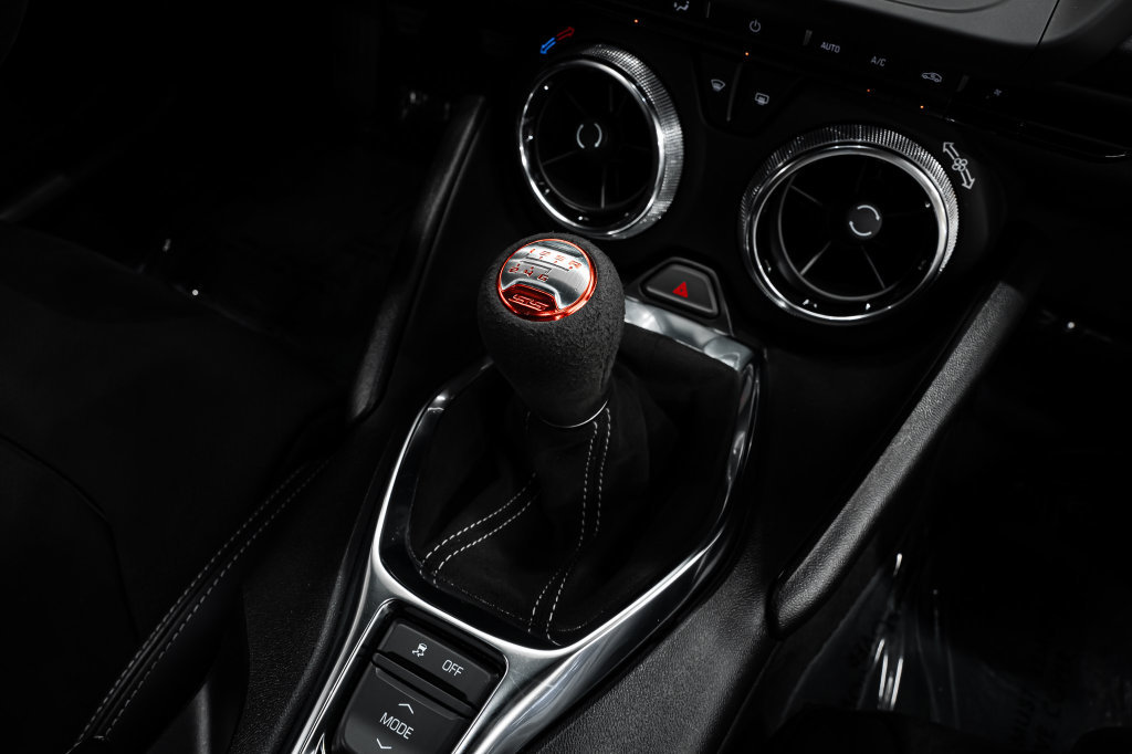 Used 2020 Chevrolet Camaro SS RWD image 31